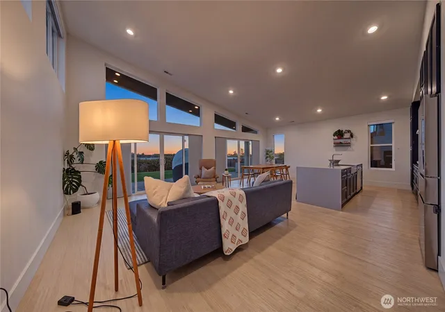 Photo 3 of Single family home for sale at 1804 S Beaumont Dr, Moses Lake, WA 98837 | MLS# NWM2590106 | Listing updated on 2026-10-03