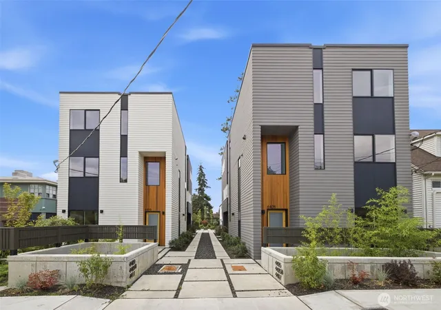 Photo 3 of Townhouse for sale at 4405 S Holly St, Seattle, WA 98118 | MLS# NWM2590117 | Listing updated on 2026-10-01
