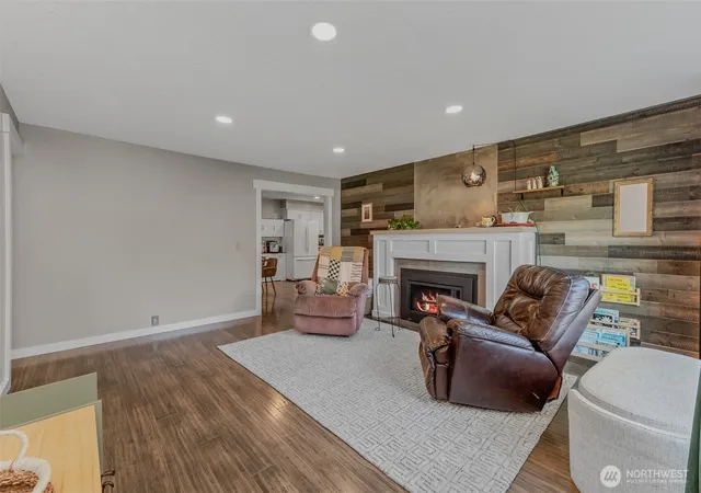 Photo 3 of Single family home for sale at 1152 32nd Avenue, Longview, WA 98632 | MLS# NWM2590118 | Listing updated on 2026-10-02