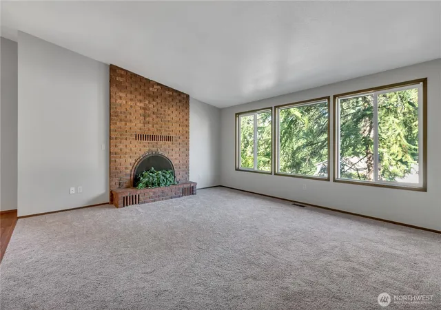 Photo 2 of Single family home for sale at 217 S 315th Place, Federal Way, WA 98003 | MLS# NWM2590125 | Listing updated on 2026-10-02