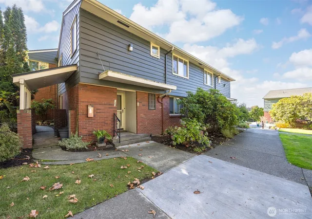Photo 1 of Condo for sale at 901 N Forest St #123, Bellingham, WA 98225 | MLS# NWM2590127 | Listing updated on 2026-10-16