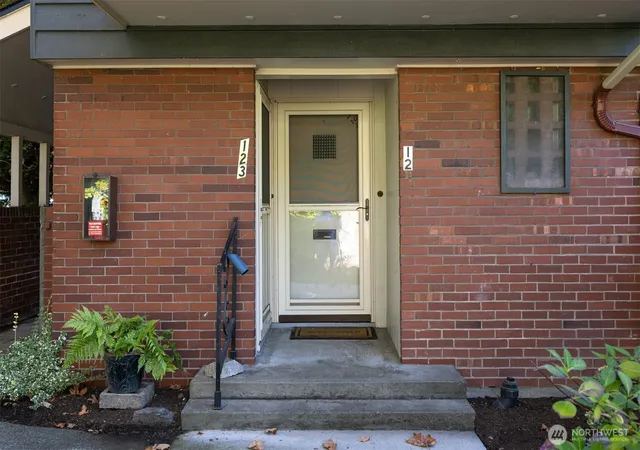 Photo 2 of Condo for sale at 901 N Forest St #123, Bellingham, WA 98225 | MLS# NWM2590127 | Listing updated on 2026-10-16