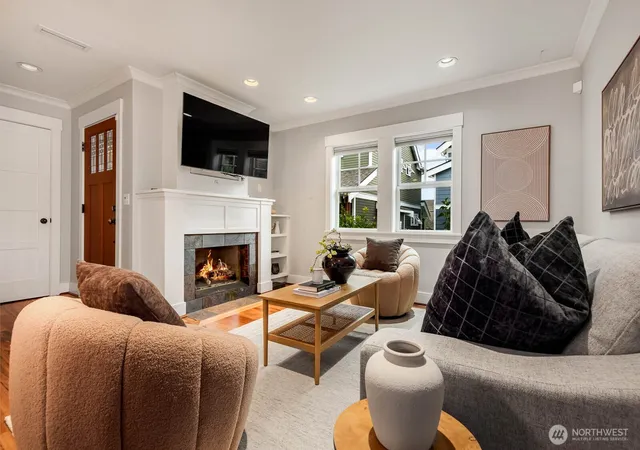 Photo 4 of Townhouse for sale at 8018 Ashworth Ave N #A, Seattle, WA 98103 | MLS# NWM2590131 | Listing updated on 2026-10-01