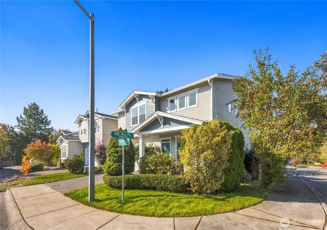 Photo 2 of Sale Pending at 417 Hoquiam Pl NE, Renton, WA 98059 | MLS# NWM2590142 | Listing updated on 2026-10-25