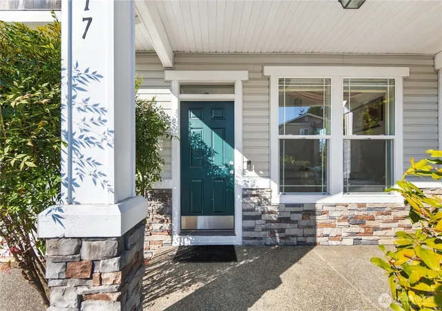 Photo 3 of Sale Pending at 417 Hoquiam Pl NE, Renton, WA 98059 | MLS# NWM2590142 | Listing updated on 2026-10-25