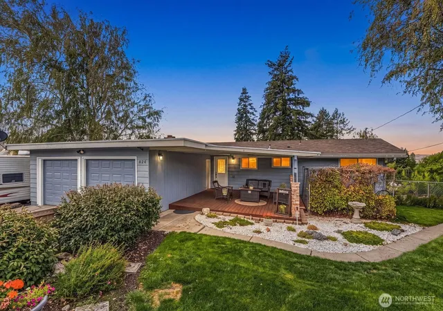 Photo 1 of Single family home for sale at 824 N Kentucky Ave, East Wenatchee, WA 98802 | MLS# NWM2590143 | Listing updated on 2026-10-01
