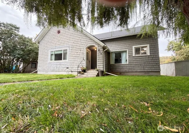 Photo 1 of Single family home for sale at 217 E Richmond Ave, Dayton, WA 99328 | MLS# NWM2590148 | Listing updated on 2026-10-03