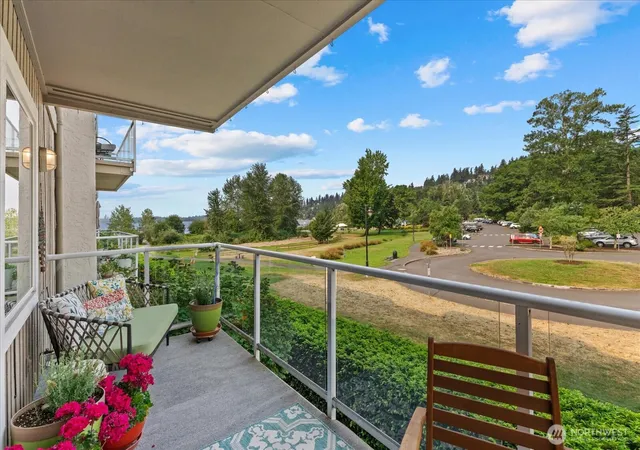 Photo 4 of Condo for sale at 9715 NE Juanita Dr #210B, Kirkland, WA 98034 | MLS# NWM2590171 | Listing updated on 2026-10-01