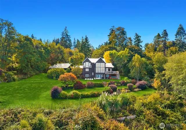 Single family home for sale at 12020 SW Cedarhurst Rd, Vashon, WA 98070 | MLS# NWM2590173