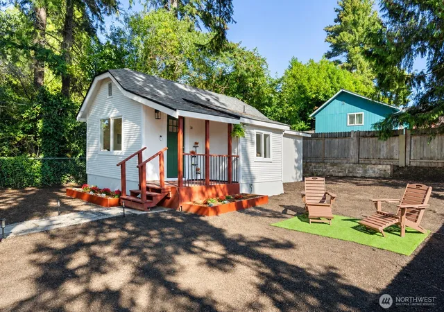 Photo 2 of Single family home for sale at 1522 Snyder Ave, Bremerton, WA 98312 | MLS# NWM2590211 | Listing updated on 2026-10-03