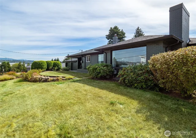 Single family home for sale at 11530 87th Avenue S, Seattle, WA 98178 | MLS# NWM2590221