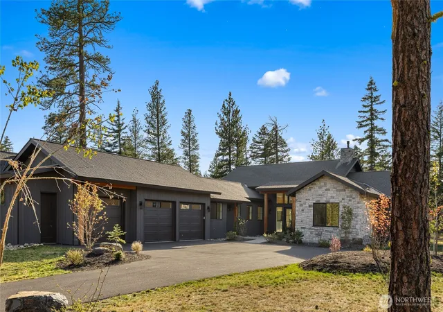 Photo 2 of Single family home for sale at 1680 Wanawish Loop, Cle Elum, WA 98922 | MLS# NWM2590249 | Listing updated on 2026-10-08