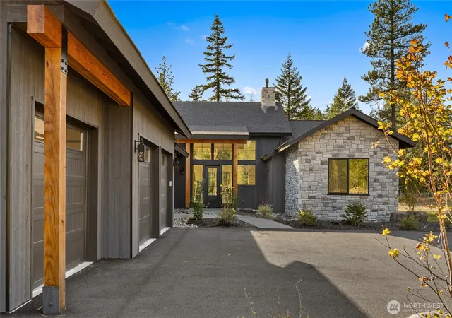 Photo 3 of Single family home for sale at 1680 Wanawish Loop, Cle Elum, WA 98922 | MLS# NWM2590249 | Listing updated on 2026-10-08