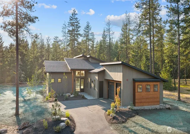 Photo 1 of Single family home for sale at 1700 Wanawish Loop, Cle Elum, WA 98922 | MLS# NWM2590250 | Listing updated on 2026-10-02