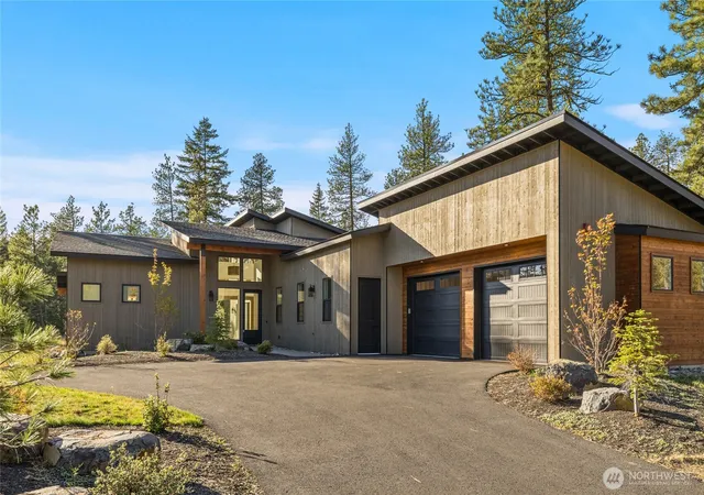 Photo 2 of Single family home for sale at 1700 Wanawish Loop, Cle Elum, WA 98922 | MLS# NWM2590250 | Listing updated on 2026-10-09