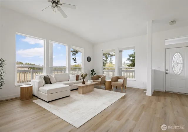 Photo 4 of Manufactured home for sale at 162 W Frostad Rd, Oak Harbor, WA 98277 | MLS# NWM2590253 | Listing updated on 2026-10-02