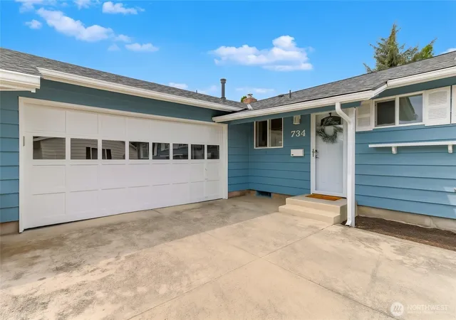Photo 1 of Single family home for sale at 734 Charwila Ln, Enumclaw, WA 98022 | MLS# NWM2590256 | Listing updated on 2026-10-03