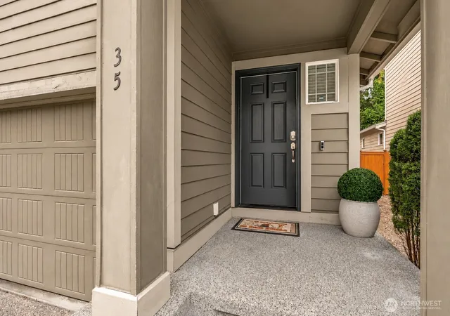 Photo 2 of Townhouse for sale at 2733 197th Lane Sw #B, Lynnwood, WA 98036 | MLS# NWM2590262 | Listing updated on 2026-10-02