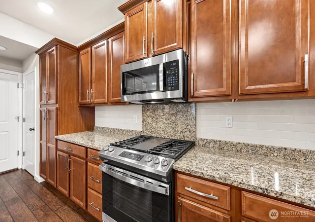 Photo 4 of Townhouse for sale at 2733 197th Lane SW #B, Lynnwood, WA 98036 | MLS# NWM2590262 | Listing updated on 2026-10-02