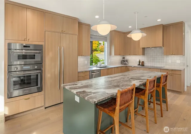 Photo 4 of Single family home for sale at 1030 3rd Street, Kirkland, WA 98033 | MLS# NWM2590263 | Listing updated on 2026-10-02