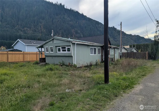 Photo 3 of Manufactured home for sale at 100 Tully, Morton, WA 98356 | MLS# NWM2590267 | Listing updated on 2026-10-07