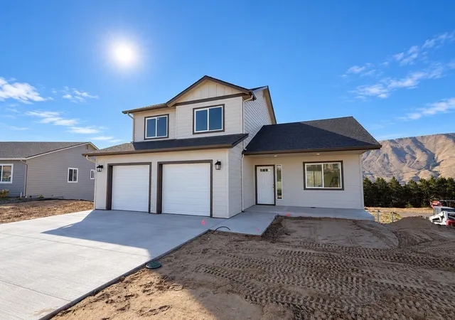 Photo 1 of Single family home for sale at 1398 Juno St Se, East Wenatchee, WA 98802 | MLS# NWM2590275 | Listing updated on 2026-10-20