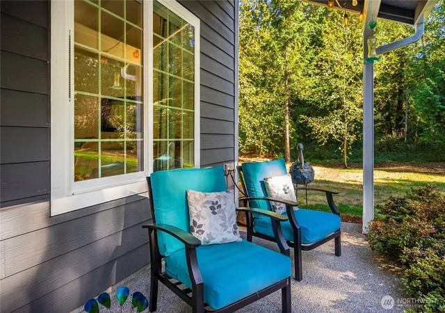 Photo 3 of Single family home for sale at 8132 Ne Yeti Ln, Bainbridge Island, WA 98110 | MLS# NWM2590287 | Listing updated on 2026-10-02