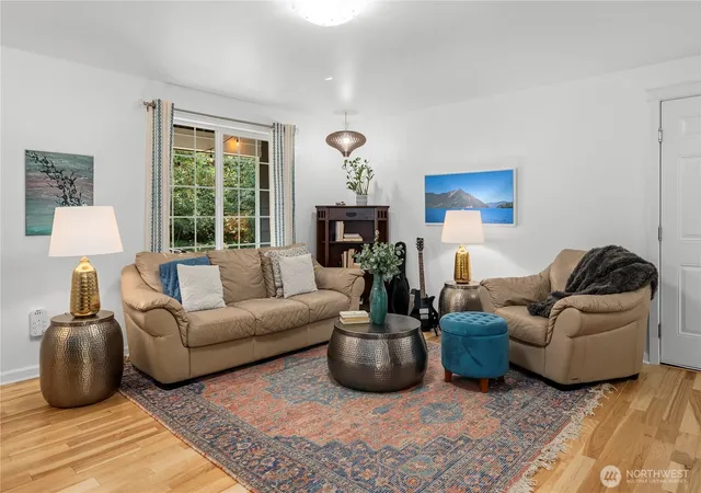 Photo 4 of Single family home for sale at 8132 NE Yeti Ln, Bainbridge Island, WA 98110 | MLS# NWM2590287 | Listing updated on 2026-10-02