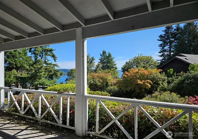 Photo 2 of Single family home for sale at 11711 Exeter Ave Ne, Seattle, WA 98125 | MLS# NWM2590288 | Listing updated on 2026-10-03
