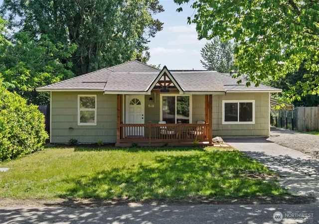 Photo 1 of Single family home for sale at 916 Bowker St Se, Lacey, WA 98503 | MLS# NWM2590292 | Listing updated on 2026-10-02