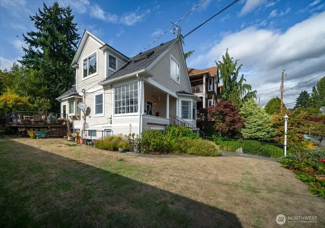 Photo 2 of Single family home for sale at 3617 Corliss Ave N, Seattle, WA 98103 | MLS# NWM2590295 | Listing updated on 2026-10-03