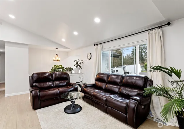 Photo 3 of Single family home for sale at 11810 Se 323rd Place, Auburn, WA 98092 | MLS# NWM2590298 | Listing updated on 2026-10-02