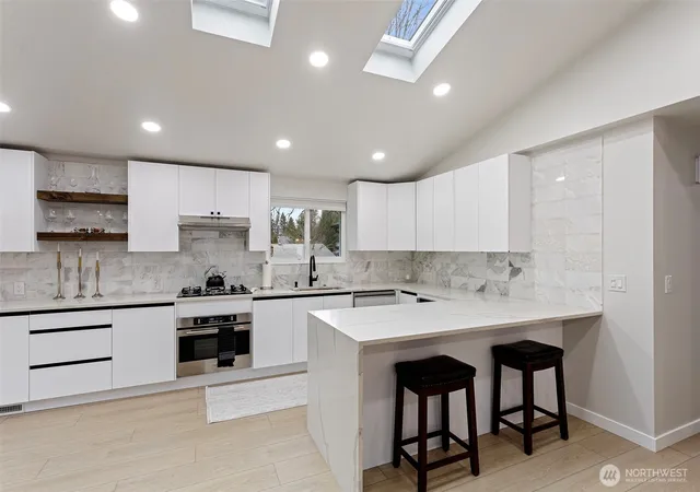 Photo 4 of Single family home for sale at 11810 SE 323rd Place, Auburn, WA 98092 | MLS# NWM2590298 | Listing updated on 2026-10-02