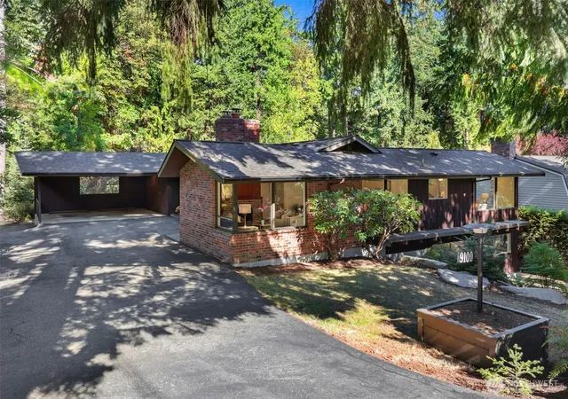 Photo 3 of Single family home for sale at 9100 Se 72nd Place, Mercer Island, WA 98040 | MLS# NWM2590311 | Listing updated on 2026-10-02