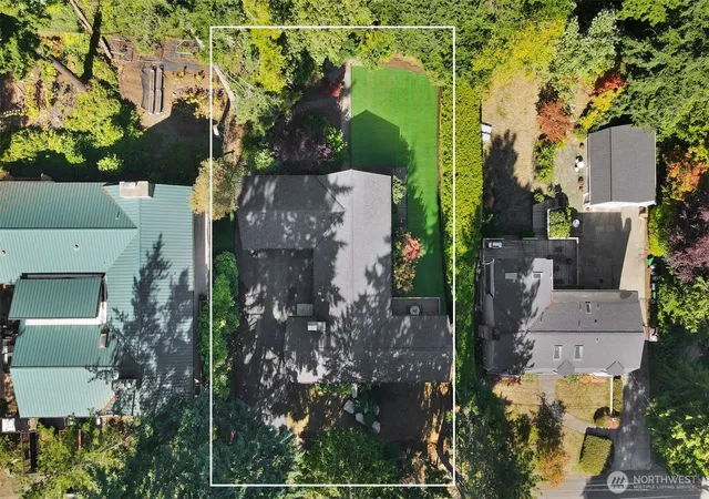 Photo 3 of Single family home for sale at 9100 SE 72nd Place, Mercer Island, WA 98040 | MLS# NWM2590311 | Listing updated on 2026-10-02