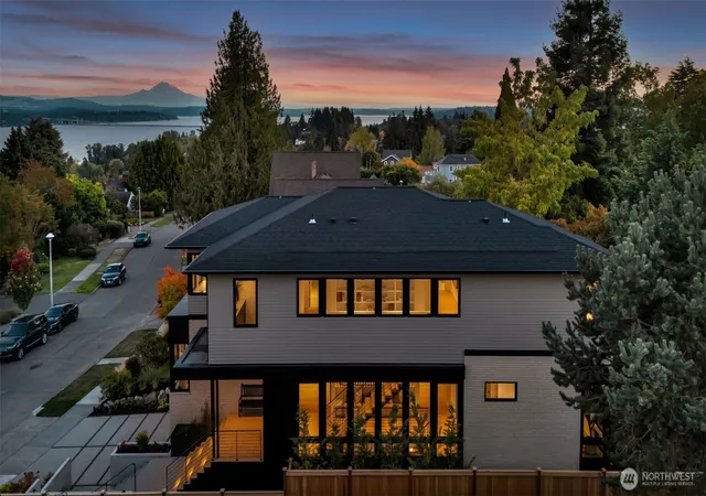 Photo 2 of Single family home for sale at 6021 Princeton Ave NE, Seattle, WA 98115 | MLS# NWM2590314 | Listing updated on 2026-10-09