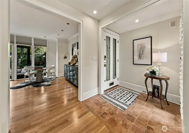 Photo 3 of Single family home for sale at 915 11th Avenue E, Seattle, WA 98102 | MLS# NWM2590329 | Listing updated on 2026-10-03