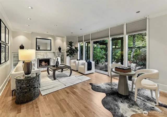 Photo 4 of Single family home for sale at 915 11th Avenue E, Seattle, WA 98102 | MLS# NWM2590329 | Listing updated on 2026-10-03