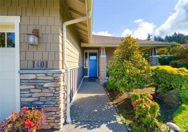 Photo 4 of Condo for sale at 1401 Portalis Ct, Anacortes, WA 98221 | MLS# NWM2590331 | Listing updated on 2026-10-02