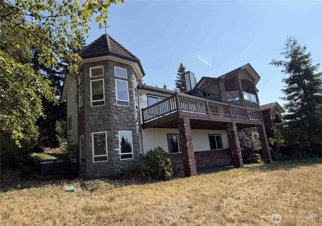 Photo 2 of Single family home for sale at 811 Fox Holw Rd, Sequim, WA 98382 | MLS# NWM2590334 | Listing updated on 2026-10-02