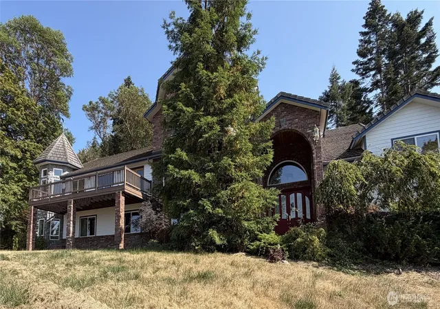 Photo 3 of Single family home for sale at 811 Fox Holw Rd, Sequim, WA 98382 | MLS# NWM2590334 | Listing updated on 2026-10-02
