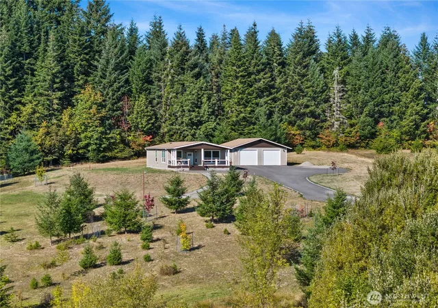 Photo 3 of Manufactured home for sale at 138 Lahinch Ln, Chehalis, WA 98532 | MLS# NWM2590347 | Listing updated on 2026-10-13