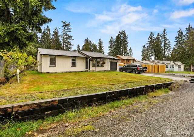 Photo 2 of Single family home for sale at 117 Memory Ln, Silverlake, WA 98645 | MLS# NWM2590352 | Listing updated on 2026-10-02