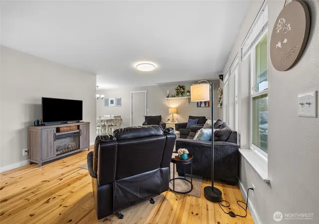 Photo 4 of Single family home for sale at 117 Memory Ln, Silverlake, WA 98645 | MLS# NWM2590352 | Listing updated on 2026-10-02