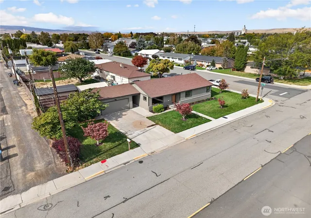 Photo 31 of Sale Pending at 903 6th Avenue SE, Quincy, WA 98848 | MLS# NWM2590355 | Listing updated on 2026-10-27