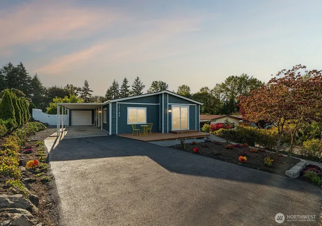 Photo 2 of Manufactured home for sale at 17125 Woodcrest Dr Ne, Bothell, WA 98011 | MLS# NWM2590365 | Listing updated on 2026-10-02