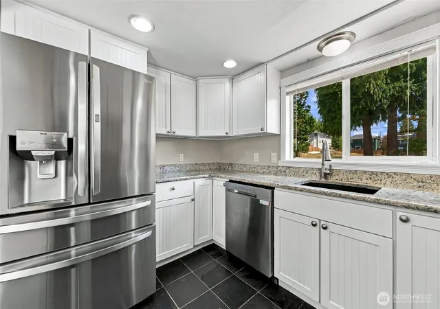 Photo 4 of Single family home for sale at 821 7th Avenue SW, Tumwater, WA 98512 | MLS# NWM2590368 | Listing updated on 2026-10-03