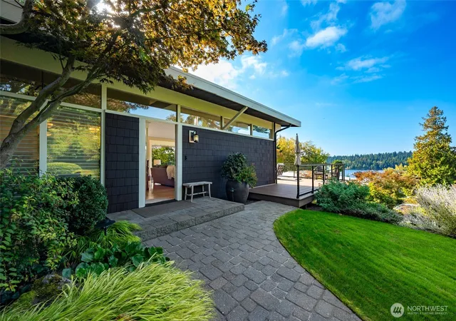 Single family home for sale at 7731 SE 58th Street, Mercer Island, WA 98040 | MLS# NWM2590370