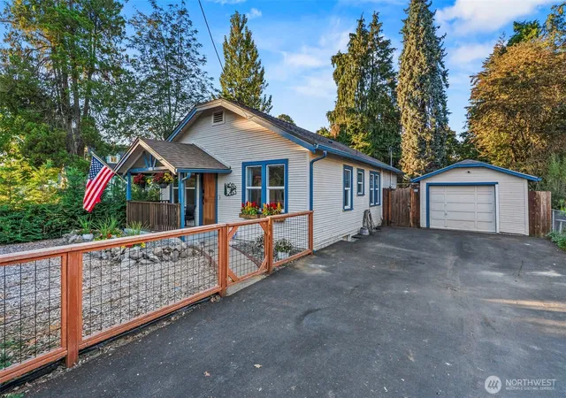 Photo 3 of Single family home for sale at 1809 Se 7th Avenue, Camas, WA 98607 | MLS# NWM2590371 | Listing updated on 2026-10-02