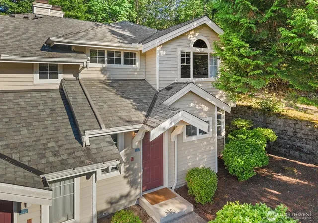 Photo 2 of Townhouse for sale at 2300 Jefferson Ave Ne #G131, Renton, WA 98056 | MLS# NWM2590376 | Listing updated on 2026-10-02